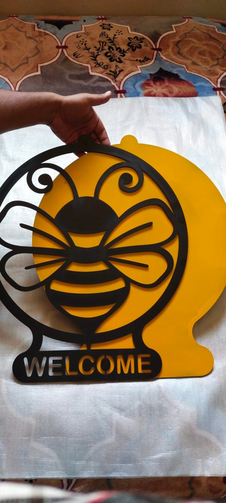 bee svg cut file, bee svg, bee laser file, bee laser cut file, bee welcome sign, bee cnc file, file bee, cnc file pattern, dxf, svg, ai, pdf